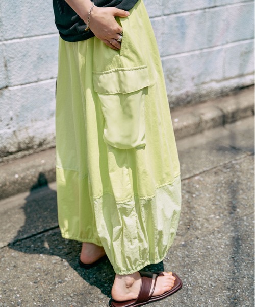 AULA AILA（アウラアイラ）の「AULA AILA（アウラ アイラ）別注COCOON LAYERED SKIRT（スカート・レディース・イエロー/ブラック・F）」の2枚目の写真