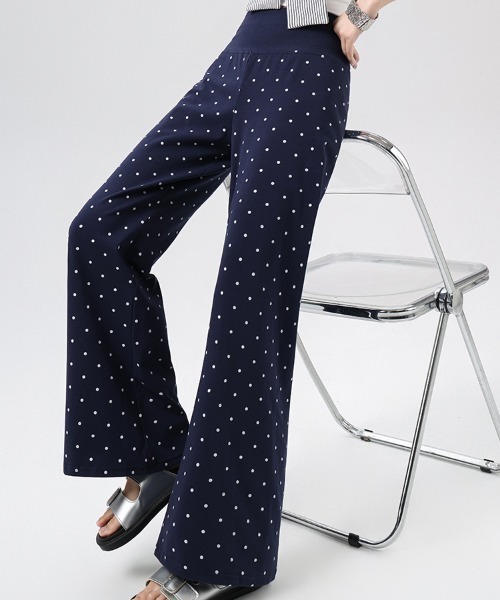 AMAJI(アマジ)の「ドット柄 3Dバナナパンツ(その他パンツ・レディース・ブラック/ネイビー/グレー・SMALL/MEDIUM/LARGE/X-LARGE)」の6枚目の写真