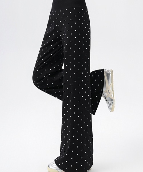 AMAJI(アマジ)の「ドット柄 3Dバナナパンツ(その他パンツ・レディース・ブラック/ネイビー/グレー・SMALL/MEDIUM/LARGE/X-LARGE)」の5枚目の写真