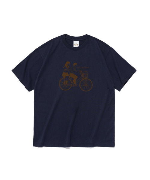 ANALOG MOOD(アナログムード)の「メモリーズライディンググラフィック半袖Tシャツ(ネイビー)(Tシャツ/カットソー・レディース・その他・SMALL/MEDIUM/LARGE/X-LARGE/2XL)」の1枚目の写真