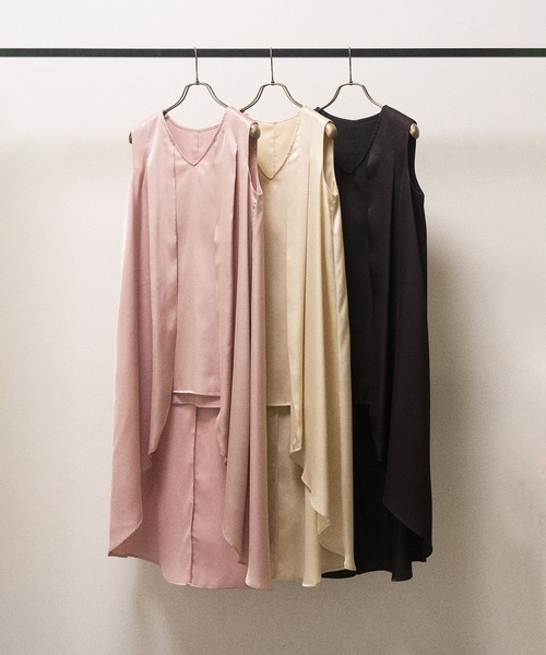 MIELI INVARIANT（ミエリインヴァリアント）の「Satin Overlap Tunic（シャツ/ブラウス・レディース・ブラック/ピンク/アイボリー・FREE）」の4枚目の写真