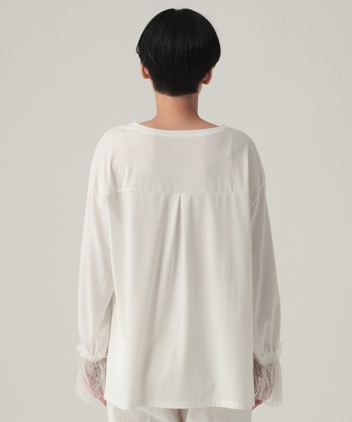 Elura(エルーラ)の「袖レースコンビプルオーバー/1074874(Tシャツ/カットソー・レディース・ブラック/ホワイト・FREE)」の14枚目の写真