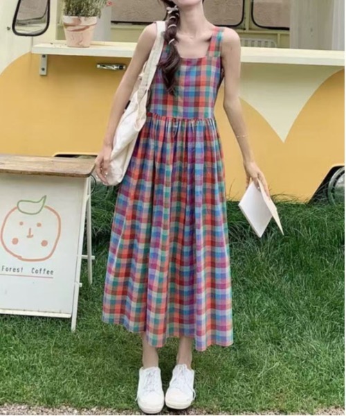 &soiree(アンドソワレ)の「レトロチェック柄オーバーサイズノースリーブワンピース(ワンピース・レディース・レッド・X-LARGE/LARGE/MEDIUM)」の1枚目の写真