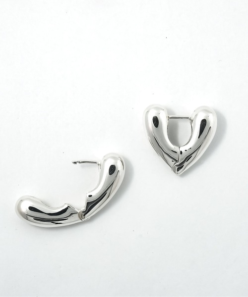 ANNIKA INEZ（アニカイネズ）の「【ANNIKA INEZ】ハートフープピアス スモールサイズ　E926 SML Heart Hoops, Sml（ピアス（両耳用）・レディース・シルバー・FREE）」の3枚目の写真