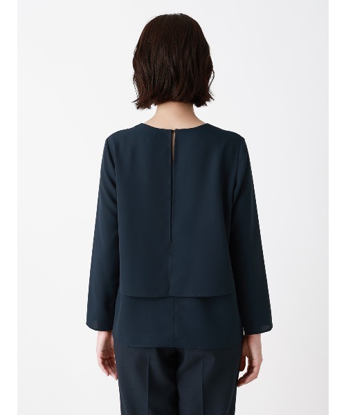 SUIT SQUARE(スーツスクエア)の「ケープ風ブラウス/8分袖/ウォッシャブル/エアリーツイル/無地(シャツ/ブラウス・レディース・グレイッシュベージュ/ネイビー・38/40)」の5枚目の写真