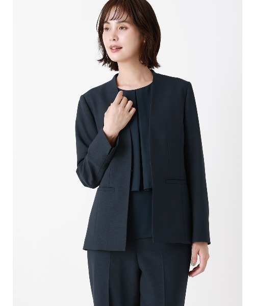 SUIT SQUARE(スーツスクエア)の「ケープ風ブラウス/8分袖/ウォッシャブル/エアリーツイル/無地(シャツ/ブラウス・レディース・グレイッシュベージュ/ネイビー・38/40)」の12枚目の写真