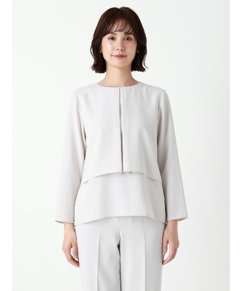 SUIT SQUARE(スーツスクエア)の「ケープ風ブラウス/8分袖/ウォッシャブル/エアリーツイル/無地(シャツ/ブラウス・レディース・グレイッシュベージュ/ネイビー・38/40)」の14枚目の写真