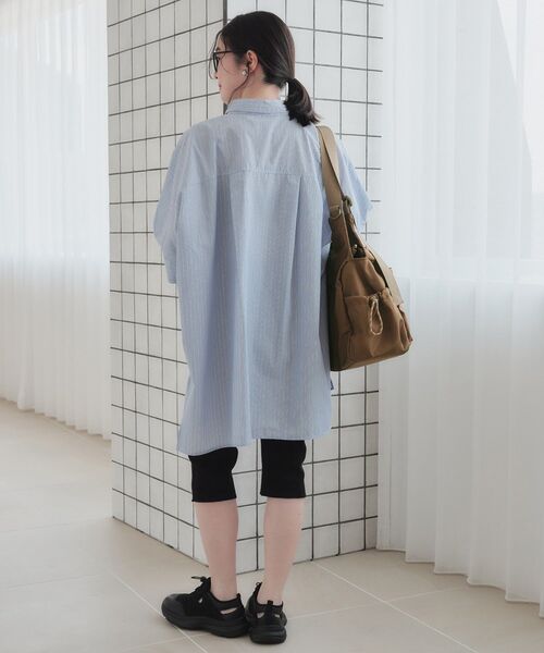 Green　Parks（グリーンパークス）の「【イージーケア】刺しゅうオーバーサイズシャツ（シャツ/ブラウス・レディース・ネイビー/ストライプ/オフホワイト・FREE）」の6枚目の写真