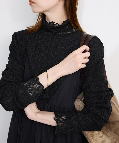 SLOBE IENA（スローブイエナ）の「《WEB限定/追加》ストレッチレースタートル（Tシャツ/カットソー・レディース・ブラウン/アイボリー/ブラック・FREE）」の7枚目の写真