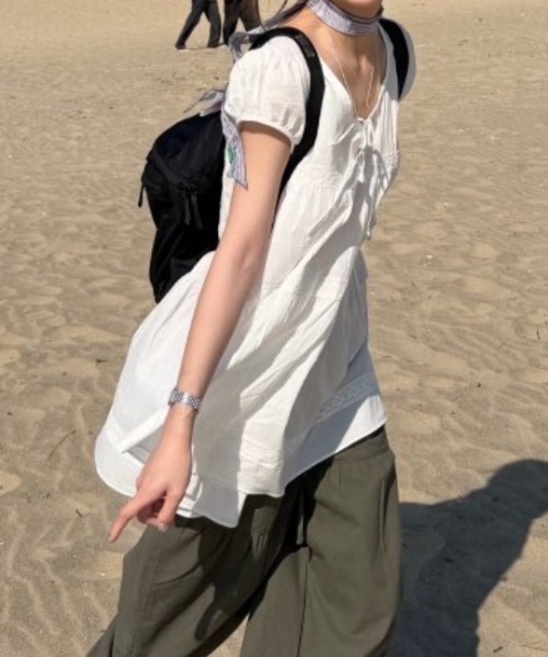 FLINEA(フリネア)の「パフスリーブリボンレースショートワンピース(チュニック・レディース・ホワイト・FREE)」の10枚目の写真