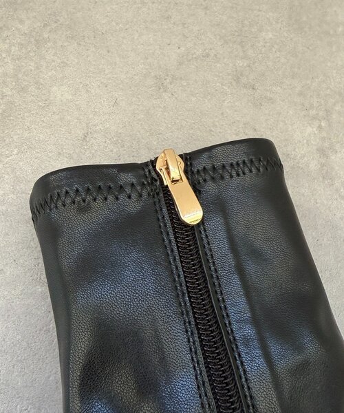 Thevon(ゼボン)の「GOLDファスナーヒールブーツ(ブーツ・レディース・ブラウン/ブラック・L/M)」の4枚目の写真