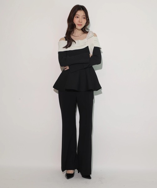 Rirandture(リランドチュール)の「美脚ストレッチセミフレアパンツ(その他パンツ・レディース・ブラック・2/1/0)」の4枚目の写真
