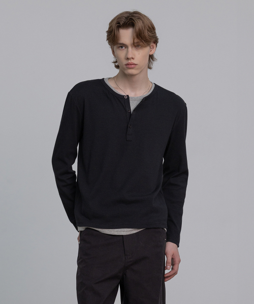 DECOROSO（デコローゾ）の「YEEZY レイヤード ヘンリーネック 長袖 Tシャツ [ブラック]（Tシャツ/カットソー・メンズ・その他・LARGE/X-LARGE）」の4枚目の写真