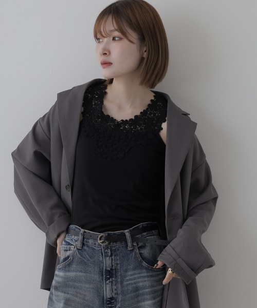 FUNALIVE(ファンアライブ)の「NARNAD LADYS 【上品な花柄レースで高見え♪】オールシーズン使える万能レースタンク(タンクトップ・レディース・オフホワイト/ブラック・M)」の2枚目の写真