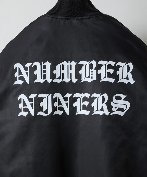 NUMBER (N)INE(ナンバーナイン)の「NYLON INSULATION STADIUM JACKET / ナイロン ロゴプリント 裏キルティング 中綿 スタジャン(スタジャン・メンズ・ブラック系2/ブラック系1/ブラック系3・2/3/4)」の19枚目の写真