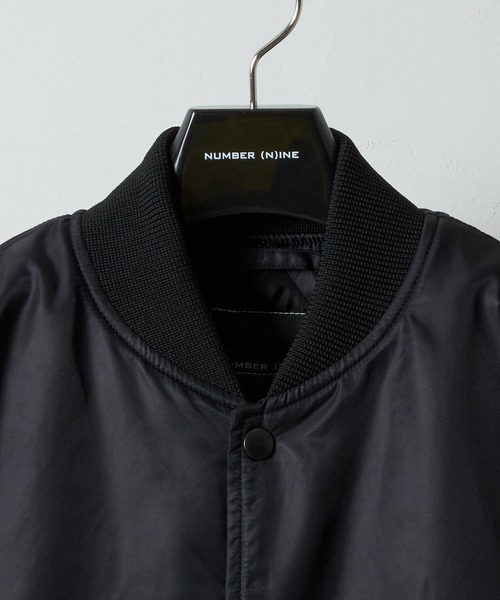 NUMBER (N)INE(ナンバーナイン)の「NYLON INSULATION STADIUM JACKET / ナイロン ロゴプリント 裏キルティング 中綿 スタジャン(スタジャン・メンズ・ブラック系2/ブラック系1/ブラック系3・2/3/4)」の21枚目の写真