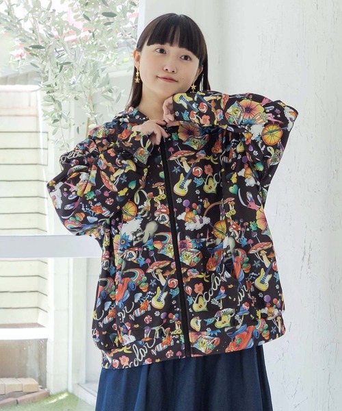 ScoLar(スカラー)の「163662:いたずらグミ 総柄ジャージブルゾン(ブルゾン・レディース・アイボリー/ブラック・M)」の4枚目の写真