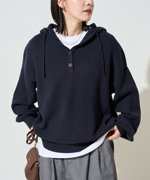 FREAK'S STORE（フリークスストア）の「限定展開　<セットアップ対応>ボタン フード ニット プルオーバー（ニット/セーター・レディース・ナチュラル/ブラウン/ネイビー/ブラック/グレー・ﾌﾘ-）」の5枚目の写真
