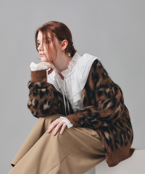 AT THE TRNK(アットザトランク)の「ダブルフリルカラー & リボン ブラウス AT THE TRNK(シャツ/ブラウス・レディース・ブラック/ホワイト・フリー)」の8枚目の写真