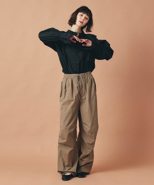 AT THE TRNK(アットザトランク)の「ダブルフリルカラー & リボン ブラウス AT THE TRNK(シャツ/ブラウス・レディース・ブラック/ホワイト・フリー)」の11枚目の写真