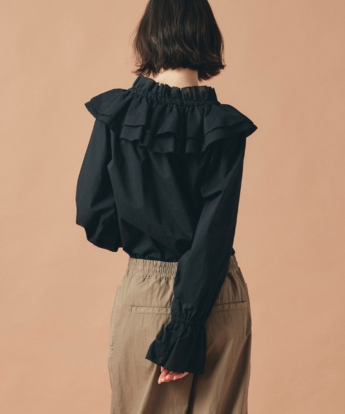 AT THE TRNK(アットザトランク)の「ダブルフリルカラー & リボン ブラウス AT THE TRNK(シャツ/ブラウス・レディース・ブラック/ホワイト・フリー)」の16枚目の写真