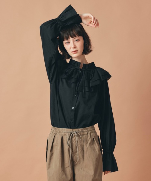 AT THE TRNK(アットザトランク)の「ダブルフリルカラー & リボン ブラウス AT THE TRNK(シャツ/ブラウス・レディース・ブラック/ホワイト・フリー)」の20枚目の写真
