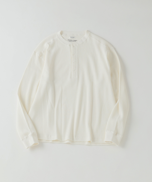 EDIFICE(エディフィス)の「ソフト ワッフル ヘンリー ロングスリーブ(Tシャツ/カットソー・メンズ・ホワイト/ブラック・MEDIUM/LARGE)」の2枚目の写真