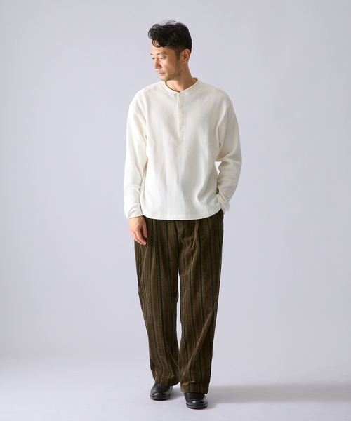 EDIFICE(エディフィス)の「ソフト ワッフル ヘンリー ロングスリーブ(Tシャツ/カットソー・メンズ・ホワイト/ブラック・MEDIUM/LARGE)」の3枚目の写真