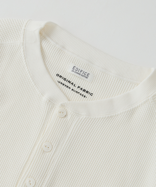 EDIFICE(エディフィス)の「ソフト ワッフル ヘンリー ロングスリーブ(Tシャツ/カットソー・メンズ・ホワイト/ブラック・MEDIUM/LARGE)」の14枚目の写真