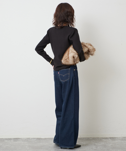 SLOBE IENA(スローブイエナ)の「パワーショルダーニット(ニット/セーター・レディース・ブラウン/ブラック/チャコールグレー・FREE)」の6枚目の写真