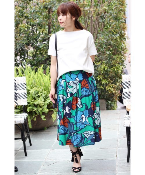 FIGARO Paris(フィガロパリ)の「ミラノリブウシロフレアープルオーバー◆(ニット/セーター・レディース・ホワイト/ブラック・FREE)」の3枚目の写真