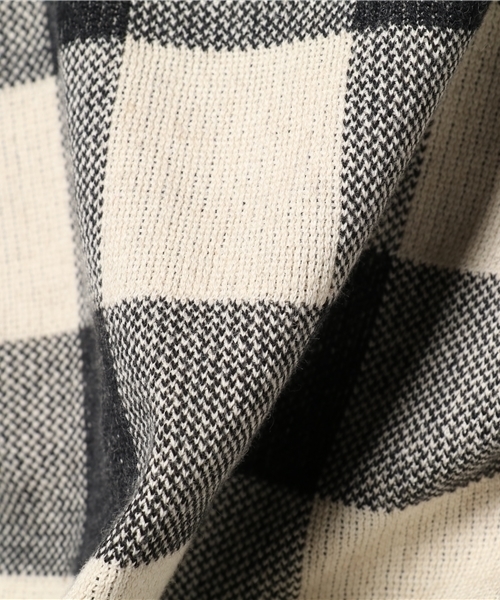 FREDY&GLOSTER(フレディアンドグロスター)の「コットンリネン ラッセルVネックTシャツ(Tシャツ/カットソー・メンズ・ブラック系その他・M/S/L)」の2枚目の写真