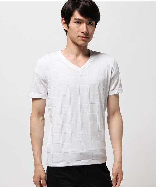 Anoutcommune（アナウトコミューン）の「ANOUTCOMMUNE : Checker Lacquard V Neck S/S T（Tシャツ/カットソー・メンズ・グレー/ネイビー/ブラック/ホワイト・MEDIUM/LARGE）」の2枚目の写真