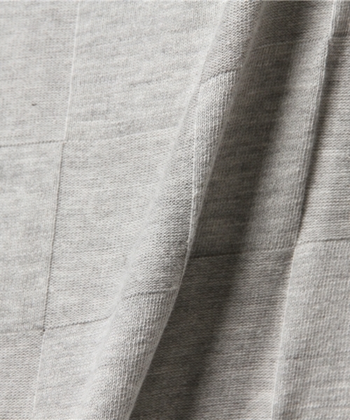 Anoutcommune（アナウトコミューン）の「ANOUTCOMMUNE : Checker Lacquard V Neck S/S T（Tシャツ/カットソー・メンズ・グレー/ネイビー/ブラック/ホワイト・MEDIUM/LARGE）」の10枚目の写真