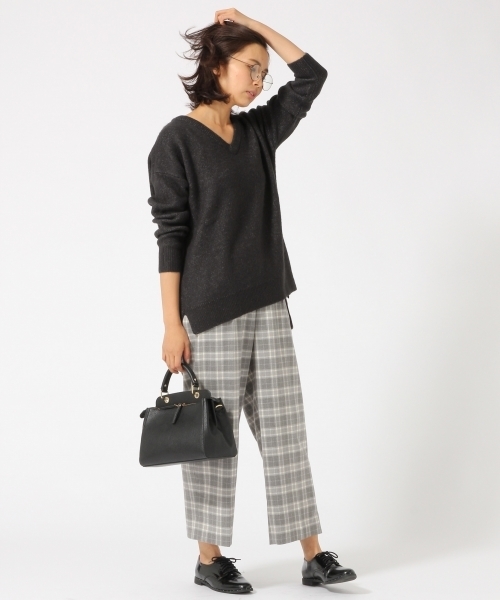 GLOBAL WORK（グローバルワーク）の「3ゲージストレッチブークレＶプルオーバー/729136（ニット/セーター・レディース・ブラック/グレー/ホワイト/ブルー系その他・SMALL/MEDIUM/LARGE）」の6枚目の写真