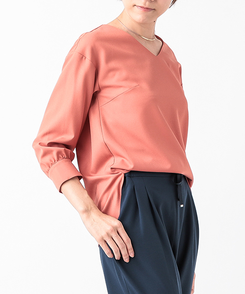 un dix cors（アンディコール）の「ジョーゼットＶネックブラウス（シャツ/ブラウス・レディース・ホワイト/ブラック/カーキ/イエロー/ピンク・ﾌﾘ-）」の5枚目の写真