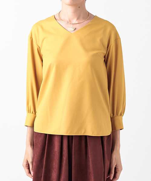 un dix cors（アンディコール）の「ジョーゼットＶネックブラウス（シャツ/ブラウス・レディース・ホワイト/ブラック/カーキ/イエロー/ピンク・ﾌﾘ-）」の6枚目の写真