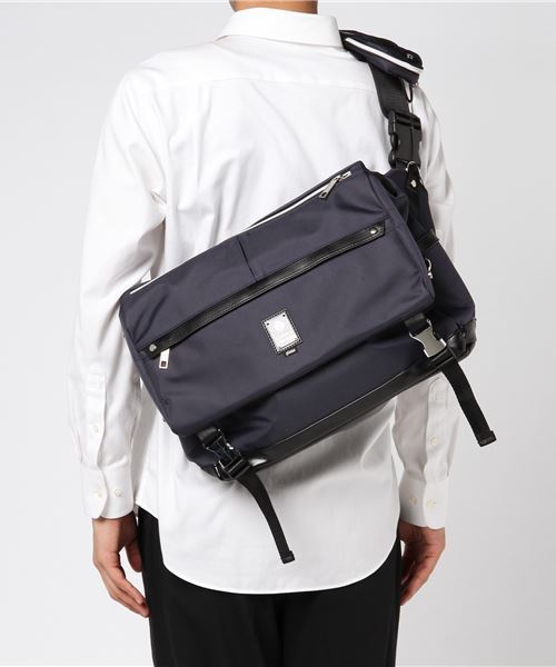 CONNA DESIGN（コンナデザイン）の「【glosso (グロッソ)】多機能 ショルダーバッグ（ショルダーバッグ・メンズ・チャコールグレー/ブラック/ネイビー・FREE）」の6枚目の写真