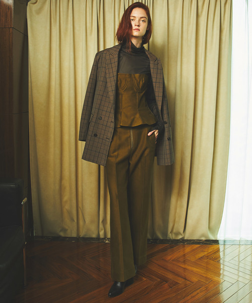 MAISON SPECIAL（メゾンスペシャル）の「◎GINZA 10月号掲載：モールスキンワイドストレートパンツ【MAISON SPECIAL/メゾンスペシャル】■セットアップ対応■（その他パンツ・レディース・カーキ・38/36）」の2枚目の写真