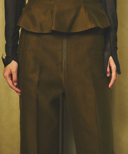 MAISON SPECIAL（メゾンスペシャル）の「◎GINZA 10月号掲載：モールスキンワイドストレートパンツ【MAISON SPECIAL/メゾンスペシャル】■セットアップ対応■（その他パンツ・レディース・カーキ・38/36）」の10枚目の写真