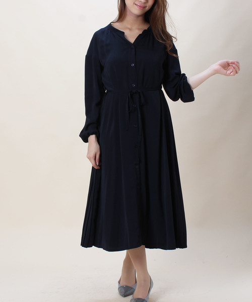TRUDEA(トルディア)の「バックプリーツ スキッパーシャツワンピース(シャツワンピース・レディース・ホワイト/ベージュ/ネイビー・MEDIUM)」の7枚目の写真