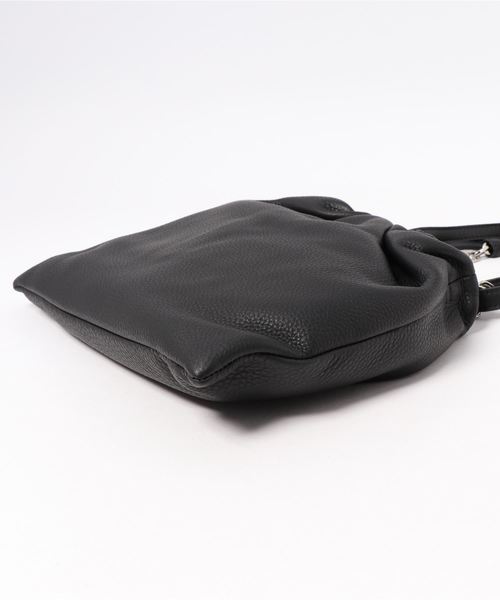 Beau're（ヴュレ）の「【Ｂｅａｕｒｅ】レザー巾着バッグ（ショルダーバッグ・レディース・ブラック/グレー・フリー）」の4枚目の写真