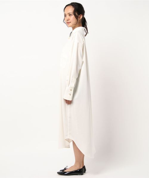 DouDou（ドゥドゥ）の「ピーチラングサテンロングシャツワンピース（ワンピース・レディース・オフホワイト・FREE）」の2枚目の写真
