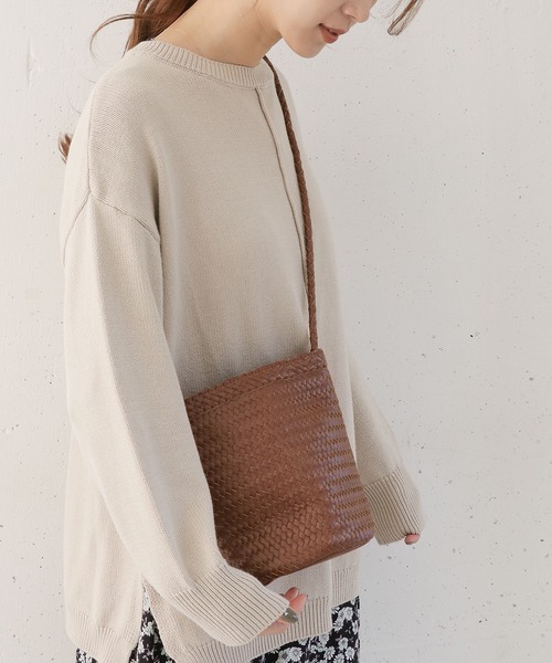 URBAN RESEARCH DOORS（アーバンリサーチドアーズ）の「レザーメッシュバッグ（ショルダーバッグ・レディース・ブラック/ブラウン/ホワイト系その他・ONE）」の3枚目の写真