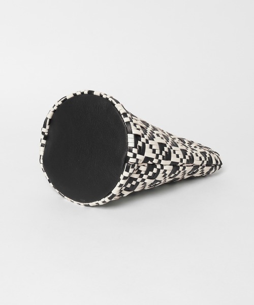 URBAN RESEARCH DOORS（アーバンリサーチドアーズ）の「レザーメッシュバッグ（ショルダーバッグ・レディース・ブラック/ブラウン/ホワイト系その他・ONE）」の10枚目の写真