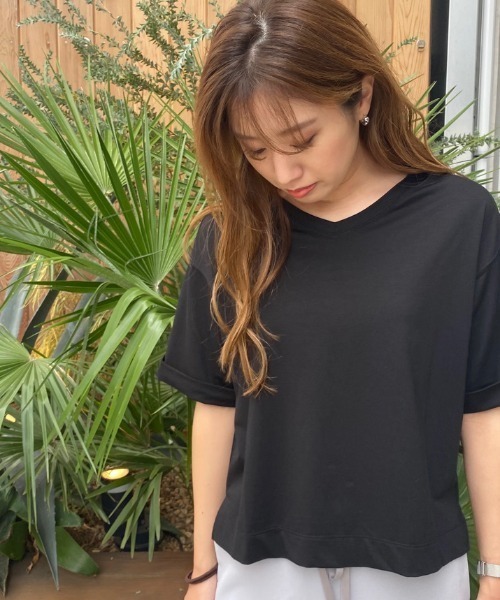 BAYFLOW(ベイフロー)の「カラーVネックTシャツ(Tシャツ/カットソー・レディース・ボルドー/ブラック/モカ/ホワイト/カーキ/アイボリー・MEDIUM/SMALL)」の3枚目の写真