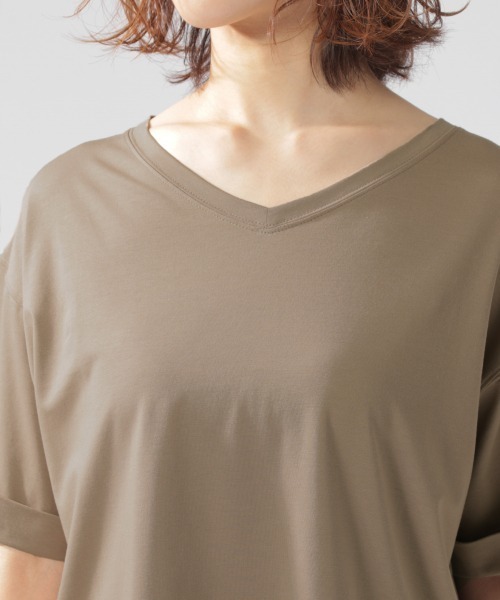 BAYFLOW(ベイフロー)の「カラーVネックTシャツ(Tシャツ/カットソー・レディース・ボルドー/ブラック/モカ/ホワイト/カーキ/アイボリー・MEDIUM/SMALL)」の13枚目の写真