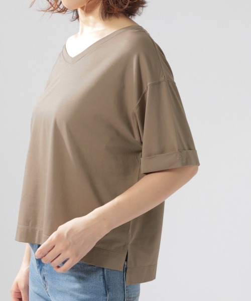BAYFLOW(ベイフロー)の「カラーVネックTシャツ(Tシャツ/カットソー・レディース・ボルドー/ブラック/モカ/ホワイト/カーキ/アイボリー・MEDIUM/SMALL)」の20枚目の写真