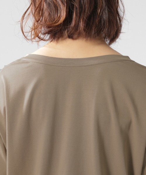 BAYFLOW(ベイフロー)の「カラーVネックTシャツ(Tシャツ/カットソー・レディース・ボルドー/ブラック/モカ/ホワイト/カーキ/アイボリー・MEDIUM/SMALL)」の15枚目の写真