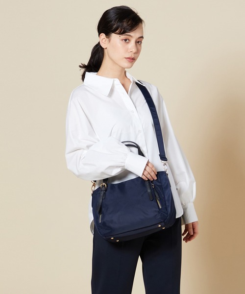 MONICA（モニカ）の「ナイロン2WAYトートバッグ Sサイズ（トートバッグ・レディース・ブラック/ベージュ/ネイビー/カーキ/ピンク・FREE）」の4枚目の写真